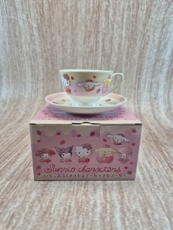 Tasse avec soucoupe Sanrio Characters : Strawberry / Fraises