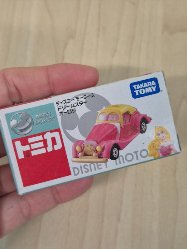 Thumbnail: Tomica-Disney Motors Dream star Aurore (La Belle au Bois dormant)