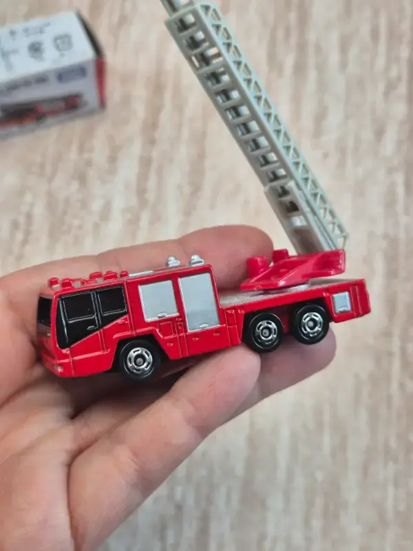 Thumbnail: Tomica 108 : Hino aerial Ladder Fire Truck