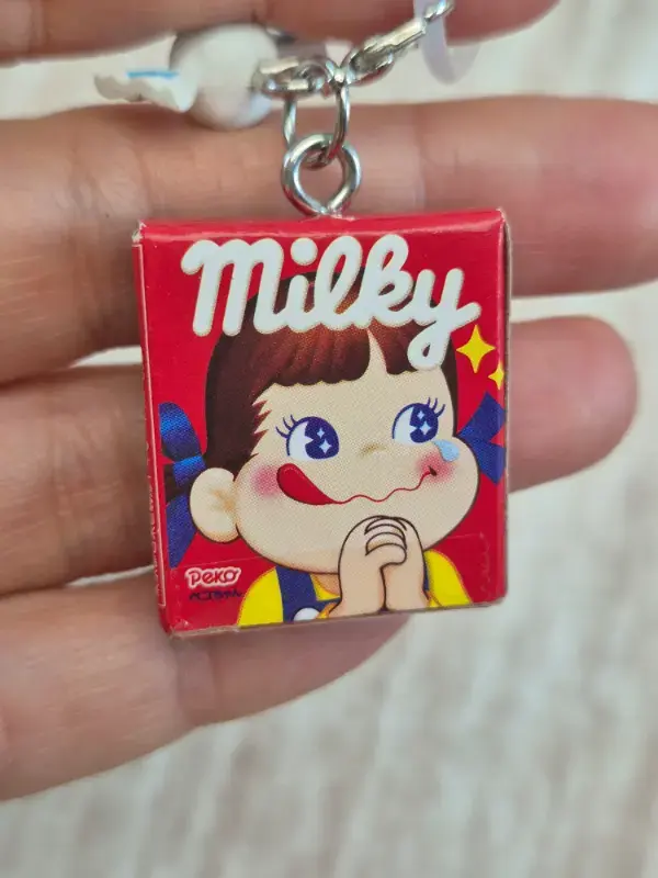 Miniature : Gashapon Charm Fujiya Pekochan Milky