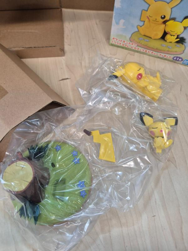 Miniature : Figurine Pokemon : Pikachu & Pichu