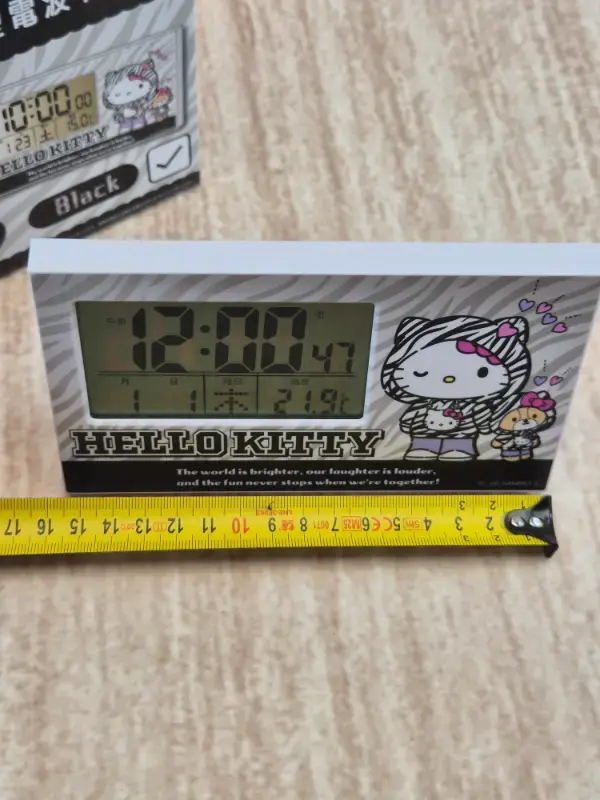 Thumbnail: Horloge à poser Sanrio Hello Kitty zèbre