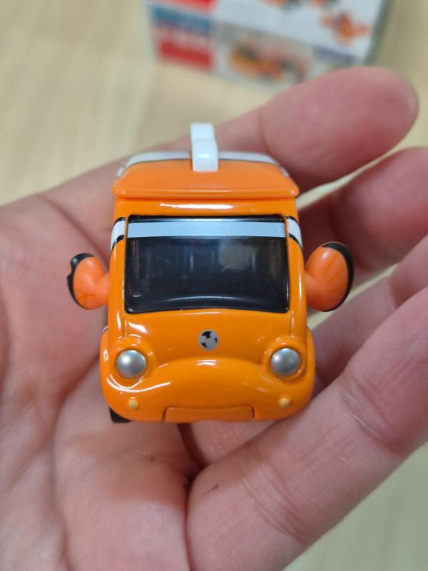 Thumbnail: Tomica-Disney Motors "Finding Dory" Kyubitto Nemo