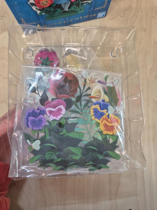 Miniature : Figurine Disney Ichibankuji "Melody in a dream" : Alice au Pays des Merveilles