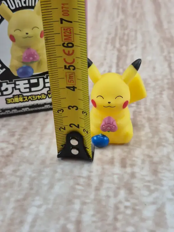 Miniature : Figurine Pokemon Kids "30th anniversary"- Mogu mogu Pikachu