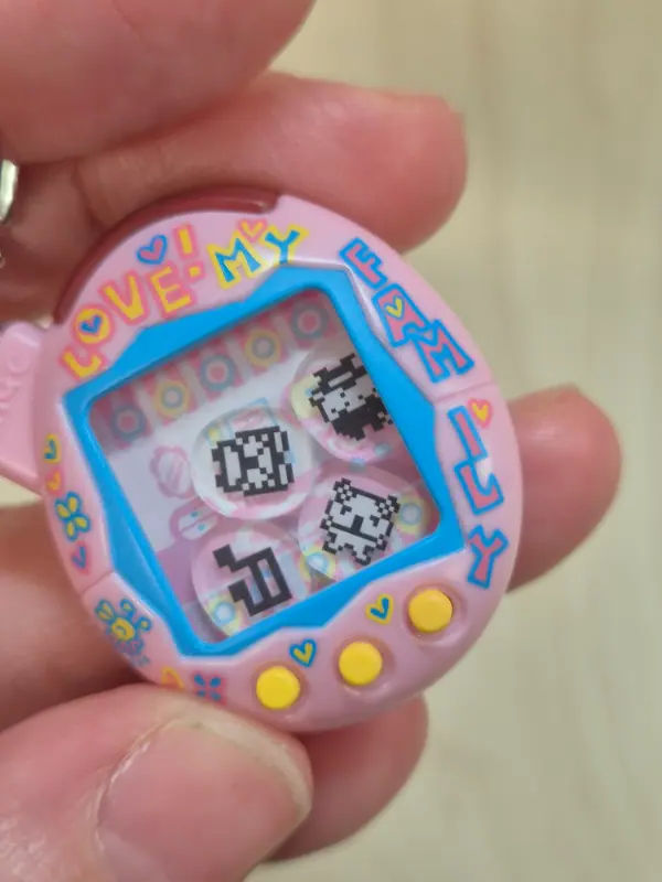 Miniature : Gashapon charm Tamagotchi "shaka shaka charm collection 3" : Family iroiro