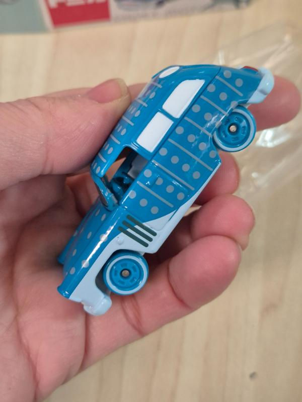 Thumbnail: Tomica-Disney Motors "Finding Dory" Lagoon Wagon destiny