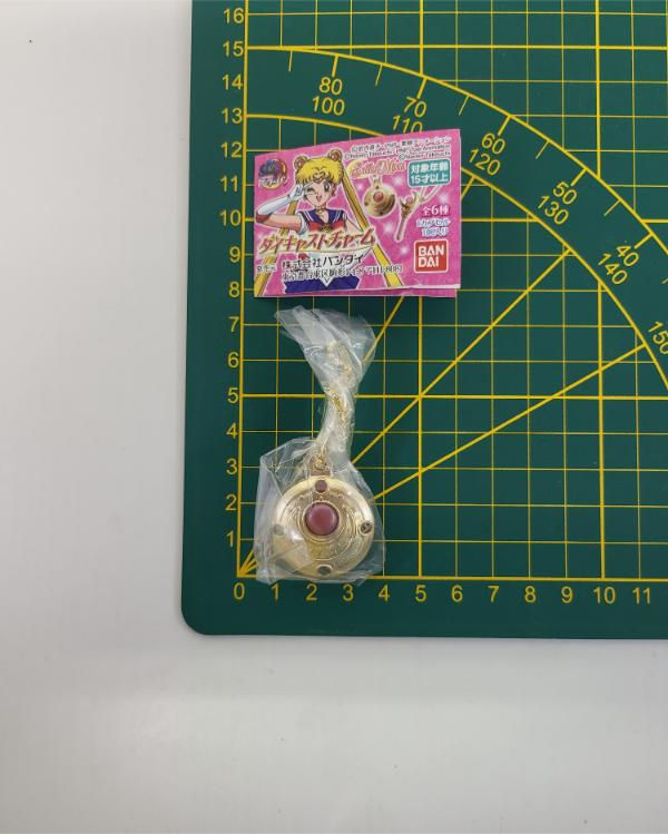 Thumbnail: Gashapon Sailor Moon- Diecast Charm n°2: Henshin broche Sailor Moo