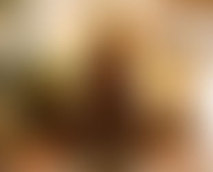 Steph is a Reiki Master, Tibetan Singing Bowl Therapist and Intuitive Card Reader, offering a unique fusion of energy healing, sound and intuitive guidance.