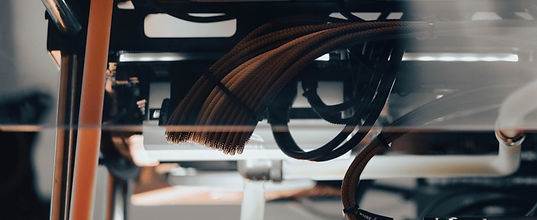A picture of the braided costum power supply cables. Sourced in the UK by an Artisan.