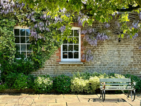 The Courtyard Garden
The Coach House Photoshoot Location