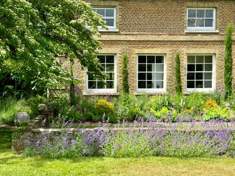 The Main House
The Coach House Photoshoot Location