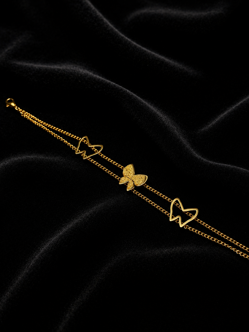 Bracelet Luminora papillon doré en acier inoxydable de NC Bijouterie, bijou élégant et lumineux pour femme