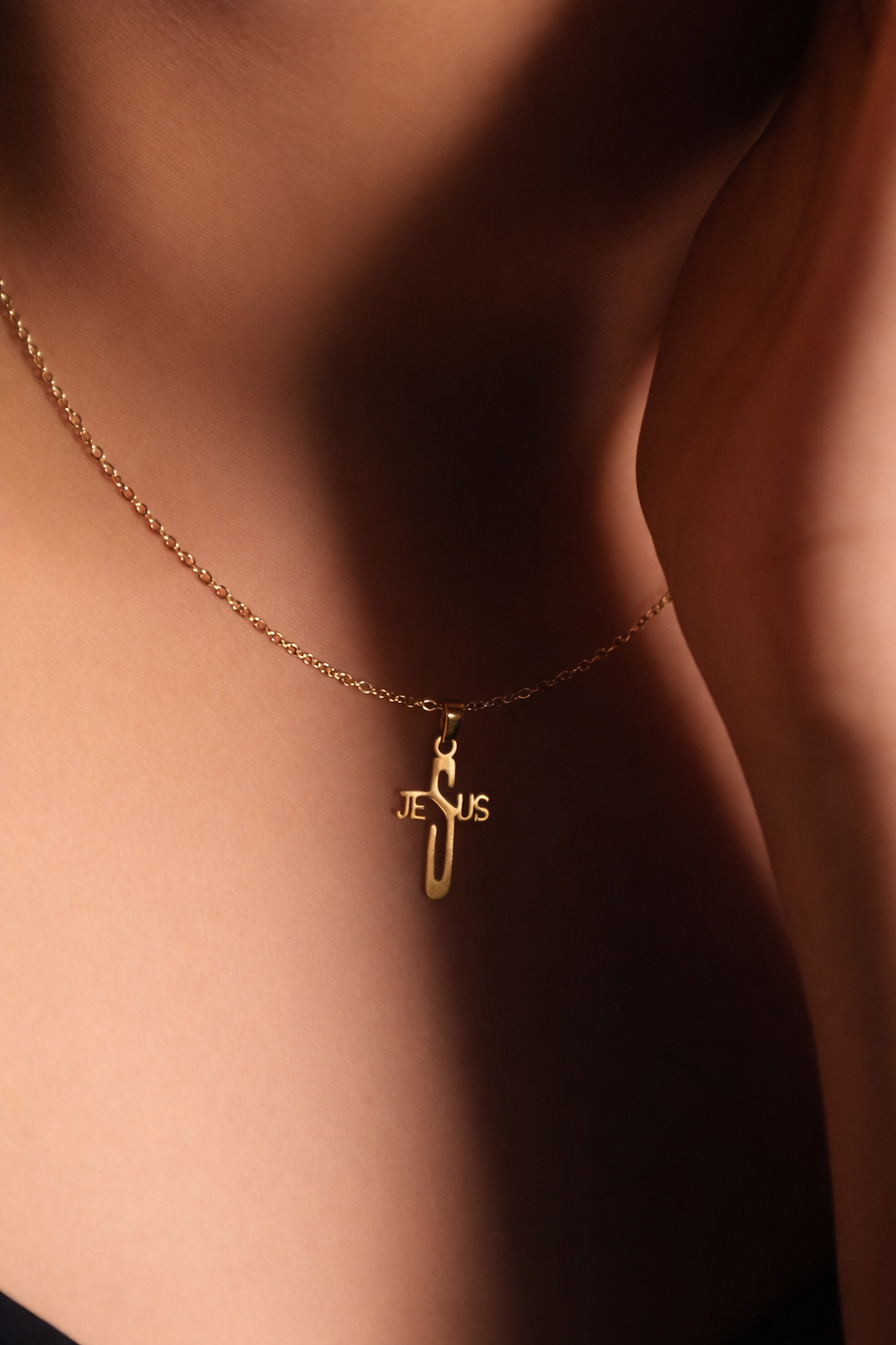 Miniature : Christus collier en or symbole de Jesus
