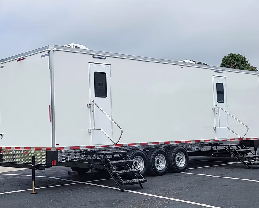 12-Station Executive Luxury Restroom Trailer – High-Capacity Sanitation Suite