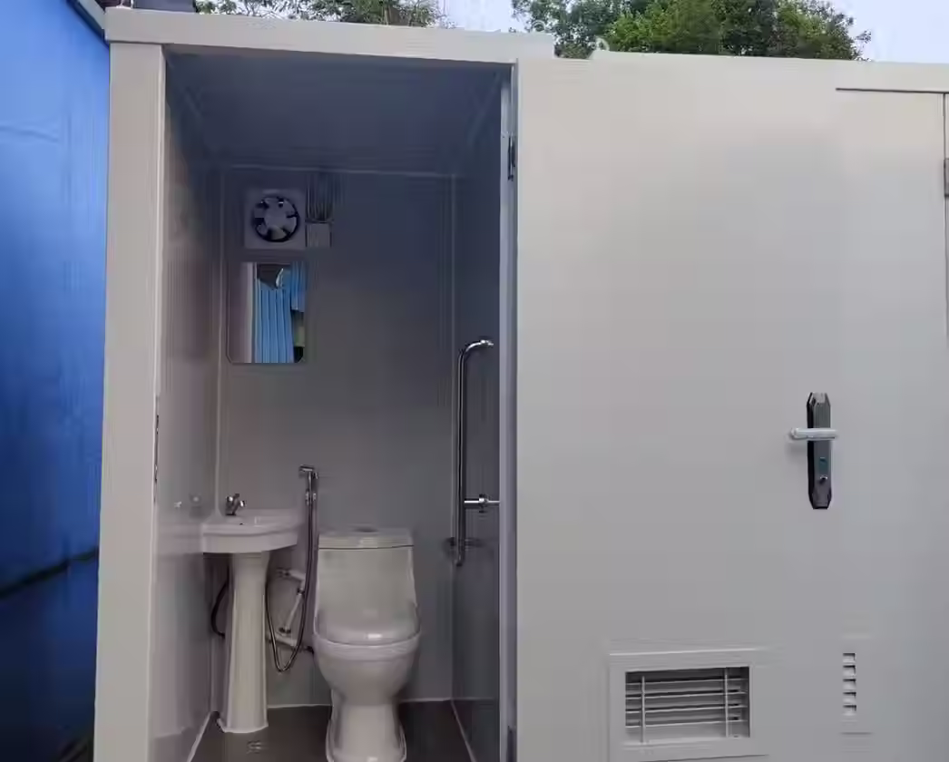 Single-Stall Executive Portable Restroom – Outdoor Mobile Toilet with Integrated