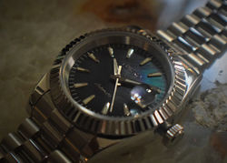 Seiko mod in Dark Mother of Pearl