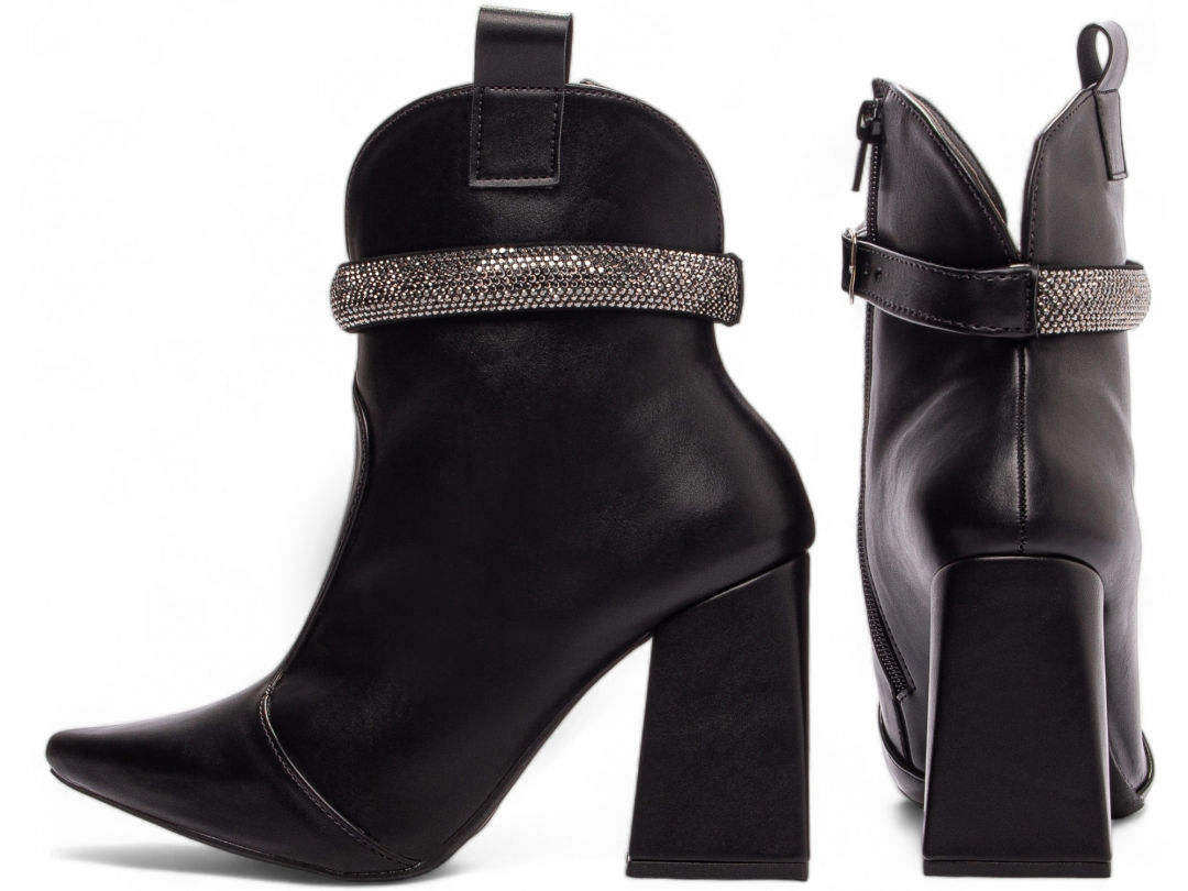 Bota Bico Fino Cano Médio - Preto