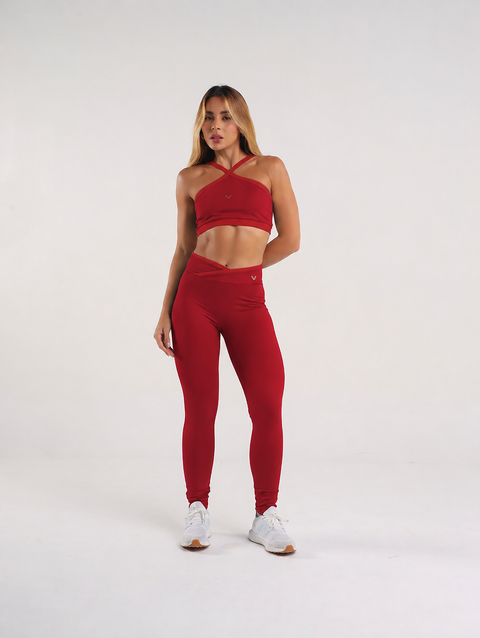 Thumbnail: Conjunto Feminino Fitness na Poliamida com Legging e Top com Bojo Removível e Co