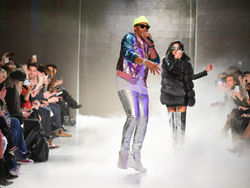 KARDINAL OFFISHALL PERFORMS AT HENDRIXROE