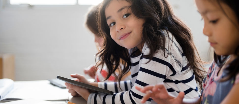 Rentrée scolaire : l’ostéopathie pour prévenir et soulager le mal de dos des enfants.