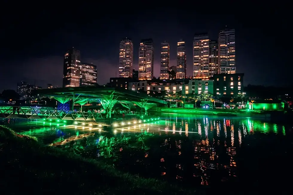 Heineken abre bar flutuante temporário dentro do rio Pinheiros; veja como ir