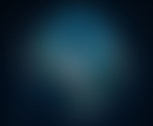 Representação visual estratégica da intervenção na Venezuela, mostrando um mapa tático digital com pontos de luz cirúrgicos focados em alvos específicos e a silhueta de um cérebro ao fundo, simbolizando a precisão militar e a guerra híbrida analisada pelo Coronel Fernando Montenegro