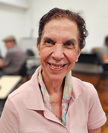 Nascimento: São Paulo - SP
Avô paterno: português
Avó paterna: portuguesa
Avô materno: italiano
Avó materna: brasileira
Meu pai: comerciante.
Minha mãe: prendas domésticas
Eu: (casada em 1968) viúva e quatro filhos
Formação: Ciências da Educação. Nanterre/França
Atualmente: Professora de francês.
Horas livres/lazeres
Canto coral
Bordados criativos
Aquarela - desenho
Botânica - Jardinagem
Cinema - leitura - escrita