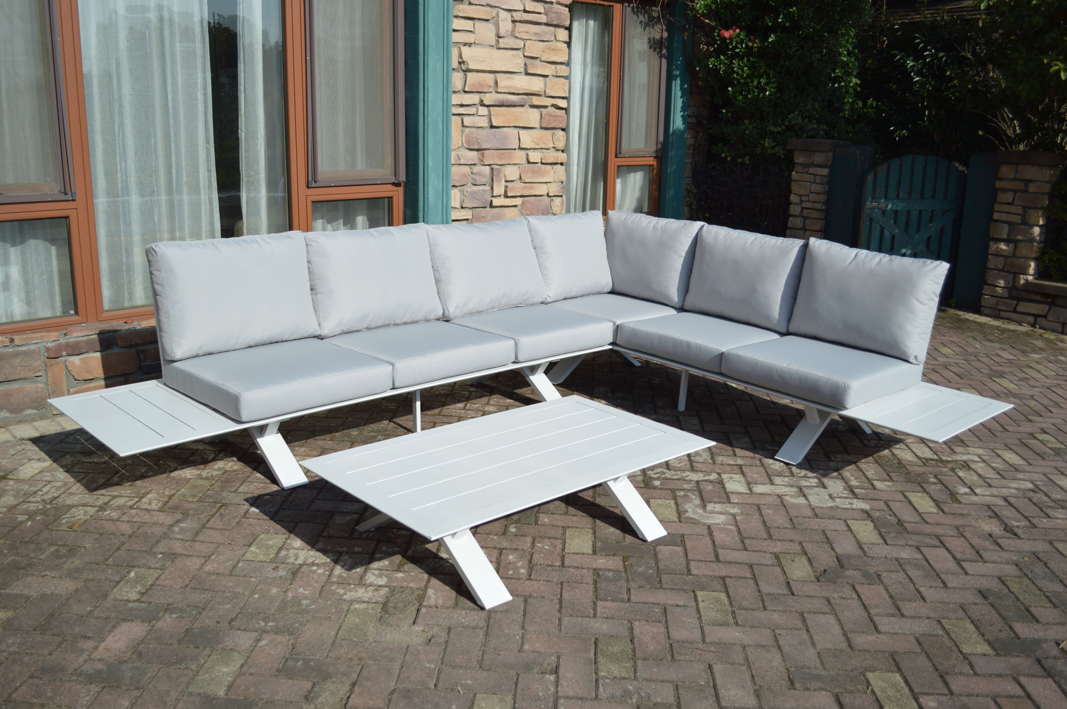 Sofá canto 6 lugares Stryn + mesa