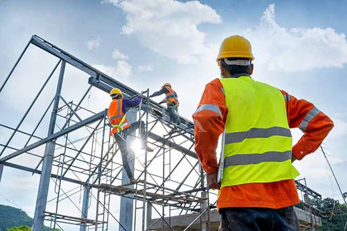 YÜKSEKTE ÇALIŞMA İŞ SAĞLIĞI VE GÜVENLİĞİ