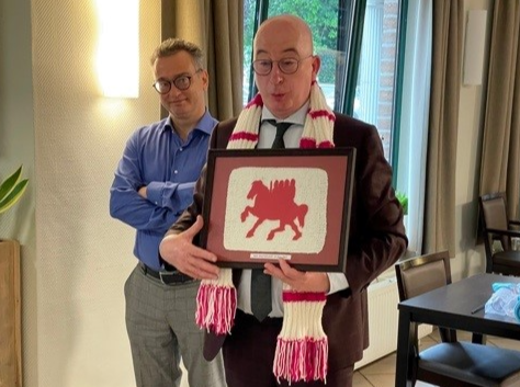 Burgemeester brengt bezoek aan WZC Kasteelhof