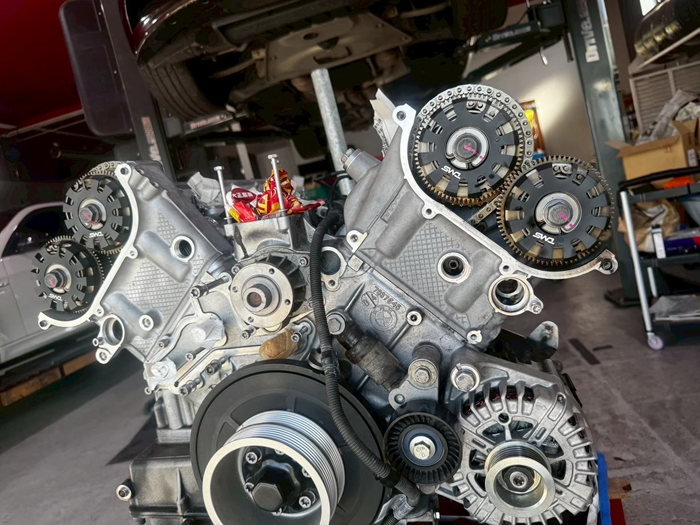 BMW S65 シリンダーヘッドOH エンジン組み上げ