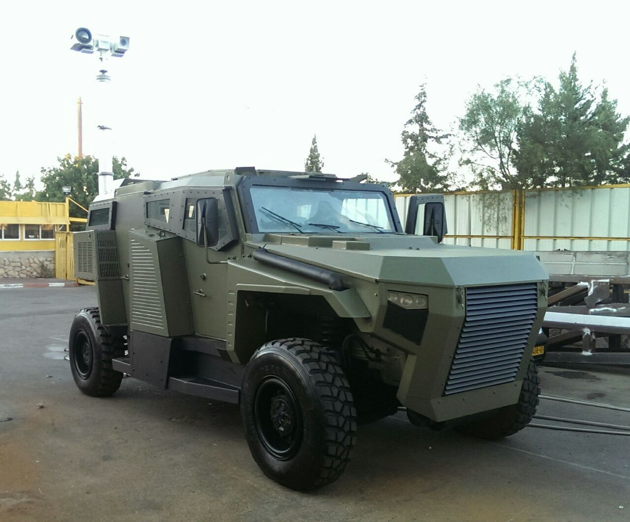 Vehicle Mast System