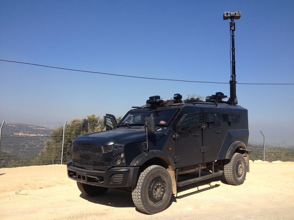 Vehicle Mast System
