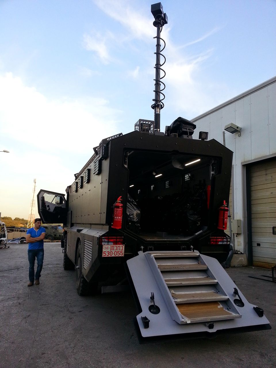Vehicle Mast System