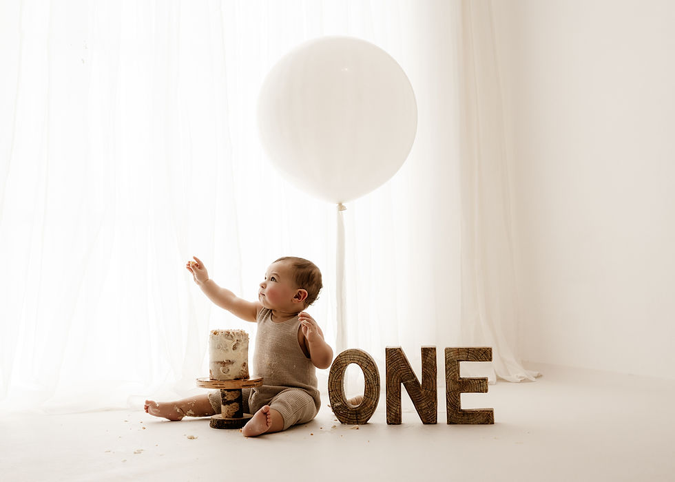 Aaron Cake Smash24.jpg