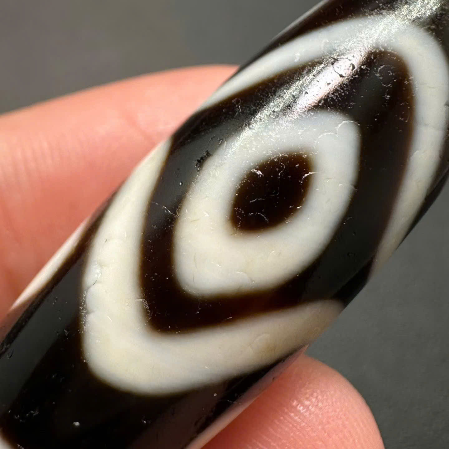 DZI 6 MẮT QUÝ NHÂN motif ít gặp