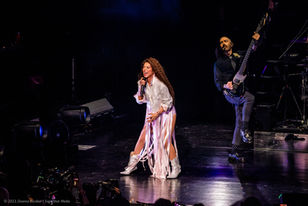  Derek Frank Shania Twain Sandberg Bass