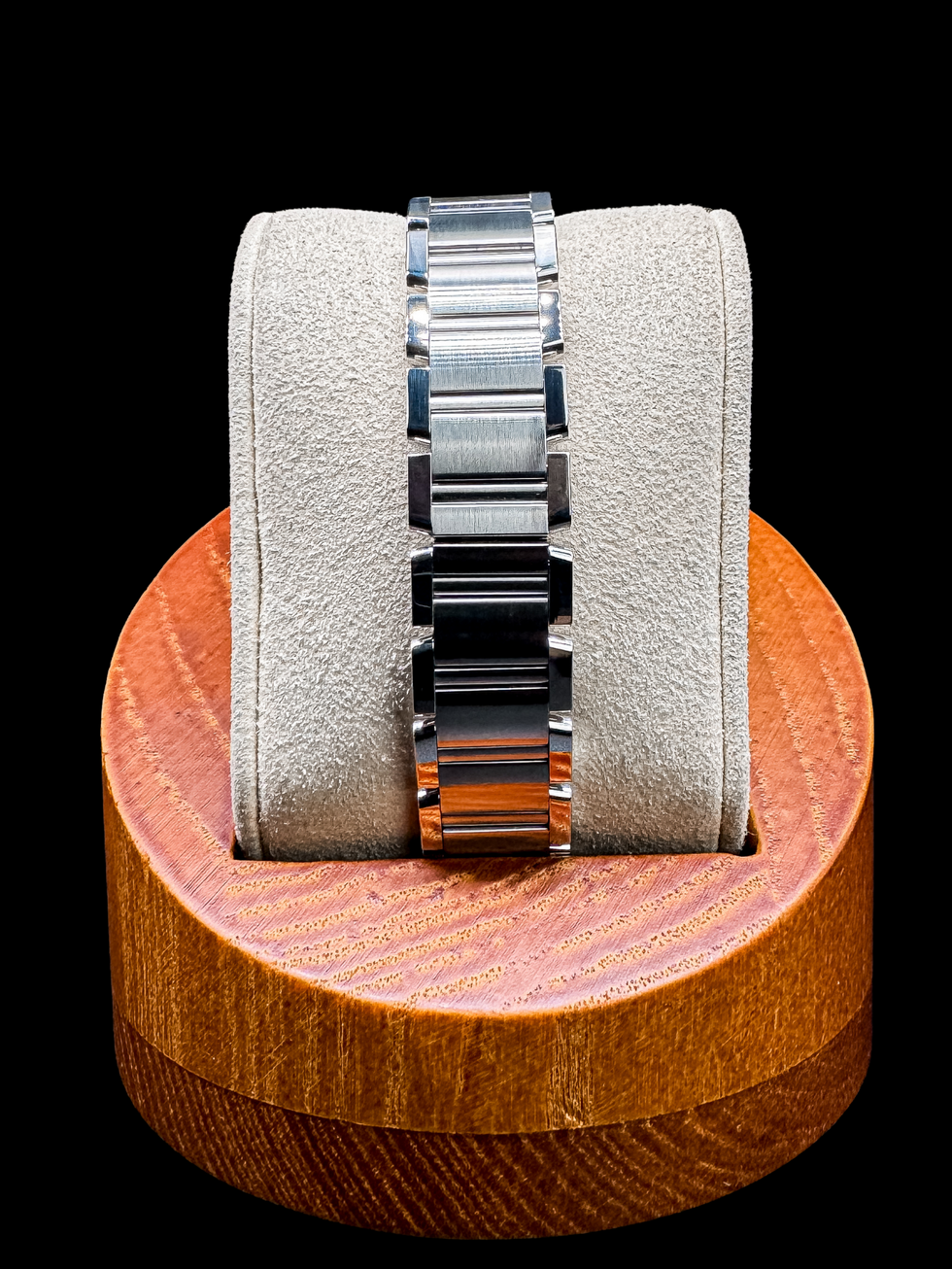 20mm Stainless steel cartier tank francaise W51008Q3 with white roman dial and box and papers