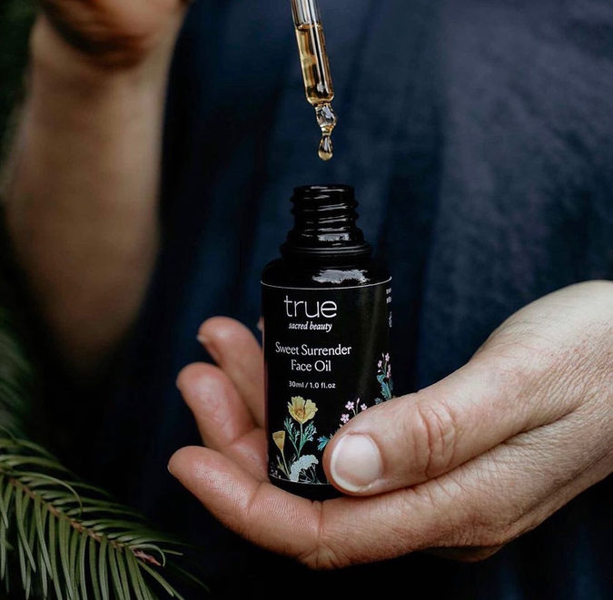 skincare oil packaging designer