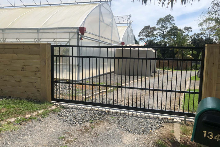 Automated Sliding Gate Polo Style Mid Rail