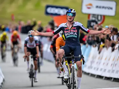 Maxim Van Gils boekt indrukwekkende zege in koninginnenrit van de Ronde van Noorwegen.
