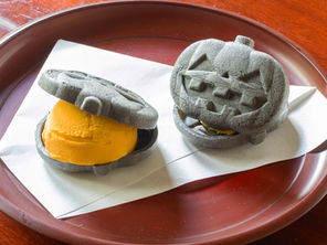 銀座店「パンプキンアイスクリーム最中」