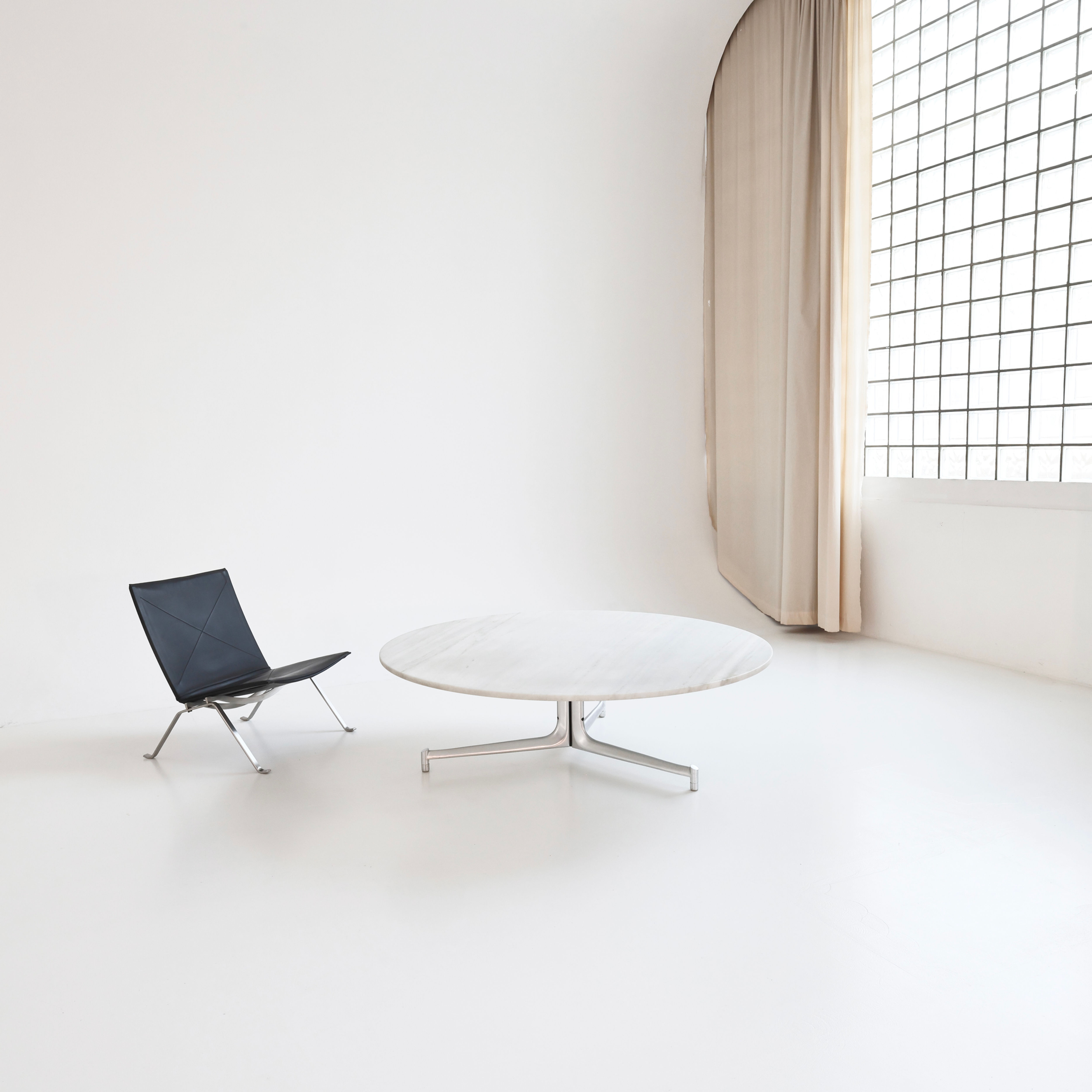 Kill International | T105 Marmor Couchtisch | Fabricius & Kastholm