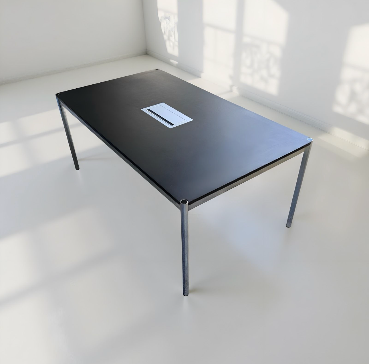 USM Haller Besprechungstisch Schwarz mit Medienanschluss Designklassiker