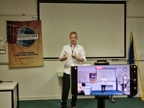 2025-10-16 19.53.06.jpg