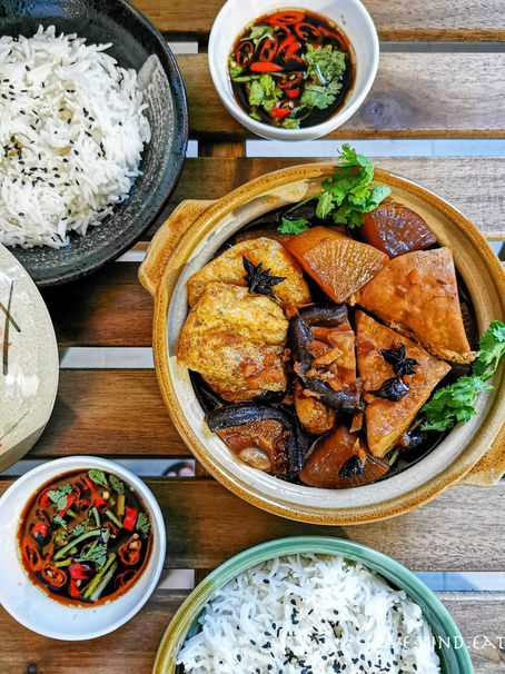 Vegan Taiwanese Braised Tofu Bowl [素滷味饭]