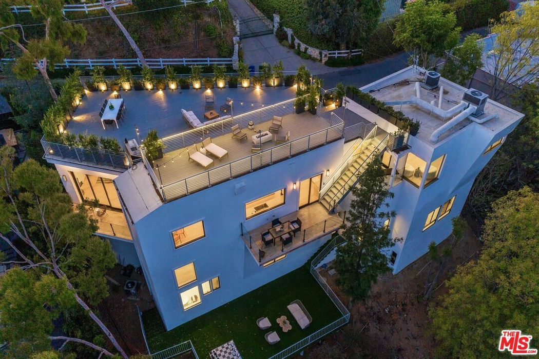 2376 Kimridge Rd Beverly Hills_0000_Layer 39.jpg