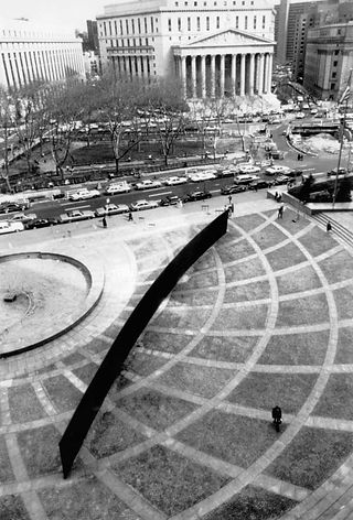 Tilted Arc ( 1981-1989 )