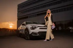 Foto Model und Auto Fotoshooting